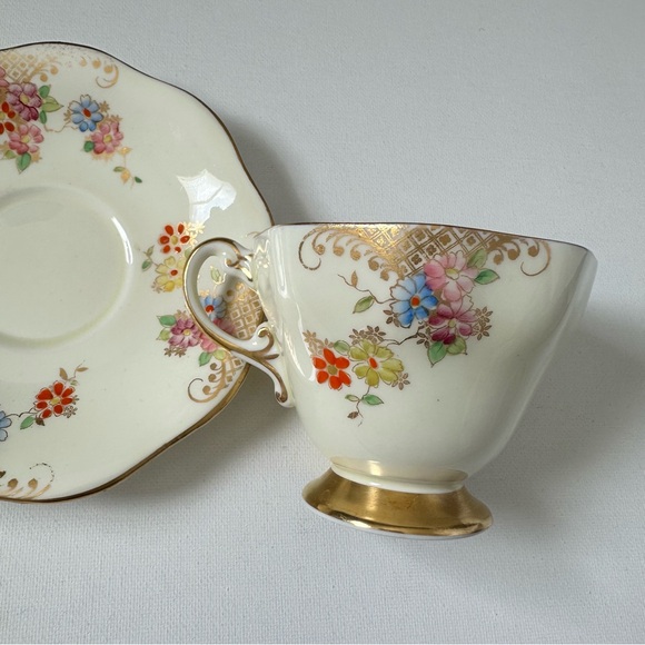 Foley England Vintage Teacup Saucer - Yellow Floral - Picture 7 of 9